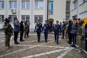 Składanie gratulacji i podziękowań.