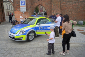 Festyn inaugurujący Wojewódzkie Obchody Święta Policji kujawsko-pomorskiego garnizonu w Toruniu. Pokazy policyjne