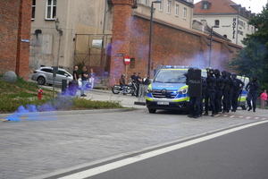 Festyn inaugurujący Wojewódzkie Obchody Święta Policji kujawsko-pomorskiego garnizonu w Toruniu. Policyjny pokaz