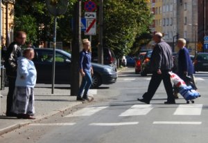 Osobowy ford potrącił pieszą