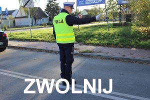 policjant kierujący ruchem