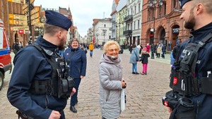 Policjanci zabezpieczają 32. WOŚP