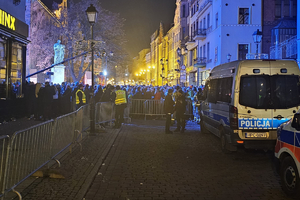 Policjanci strzegą bezpieczeństwa w Sylwestra