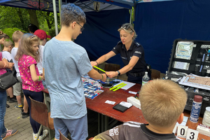 Policjanci na pikniku profilaktycznym