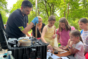 Policjanci na pikniku profilaktycznym