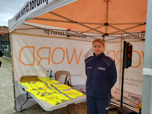 Policjanci podczas akcji "Jestem widoczny (...)"