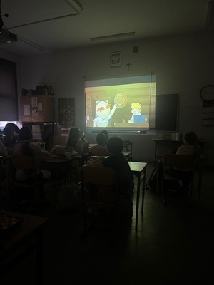 Zajęcia z uczniami Szkoły Podstawowej w Lubiczu Górnym na temat przemocy rówieśniczej i cyberzagrożeń.