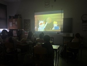 Zajęcia z uczniami Szkoły Podstawowej w Lubiczu Górnym na temat przemocy rówieśniczej i cyberzagrożeń.