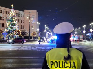 policjanci podczas słuzby w Sylwestra