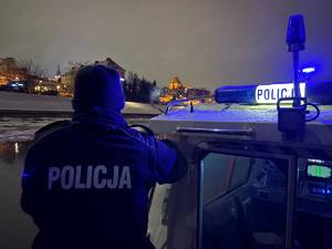 policjanci podczas słuzby w Sylwestra