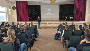 Zajęcia przedstawicieli toruńskiej komendy w Szkole Podstawowej Towarzystwa Salezjańskiego w Toruniu. Tematem spotkania była przemoc rówieśnicza.