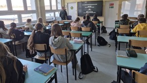 Zajęcia podczas których omawiane jest bezpieczeństwo w okresie ferii zimowych