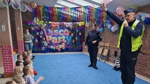 Policjanci w przedszkolu z wizytą profilaktyczną