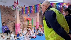 Policjanci w przedszkolu z wizytą profilaktyczną