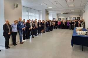 Zdjęcia przedstawiają pracowników służby cywilnej KMP w Toruniu.