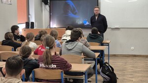 Profilaktyczne spotkanie policji z uczniami klas IV i V