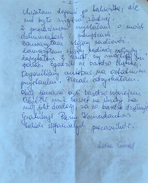 zdjęcie listu pochwalnego przekazanego za wykonywane obowiązki służbowe policjantów.